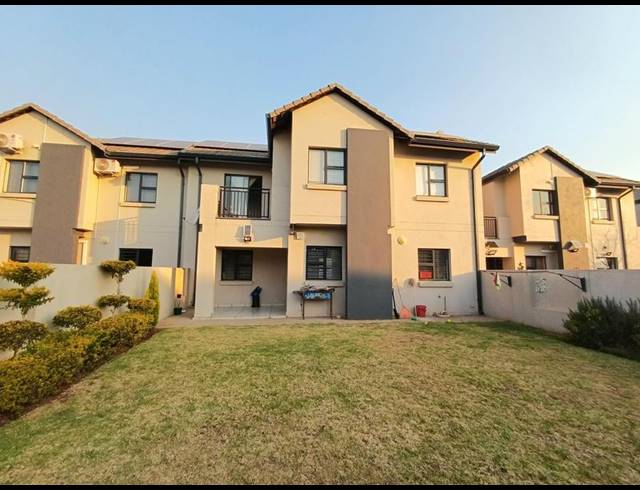 3 BEDROOM HOUSE FOR SALE IN RASLOUW